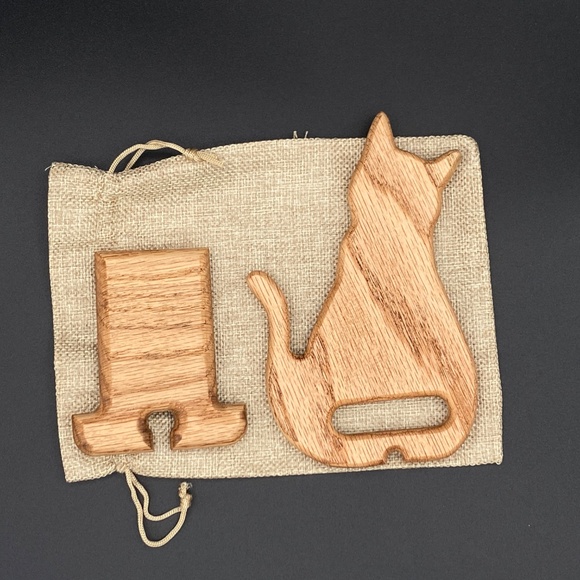 Handmade Oak Wood Cat Phone Holder Made in USA Come with Linen Bag - Picture 8 of 8